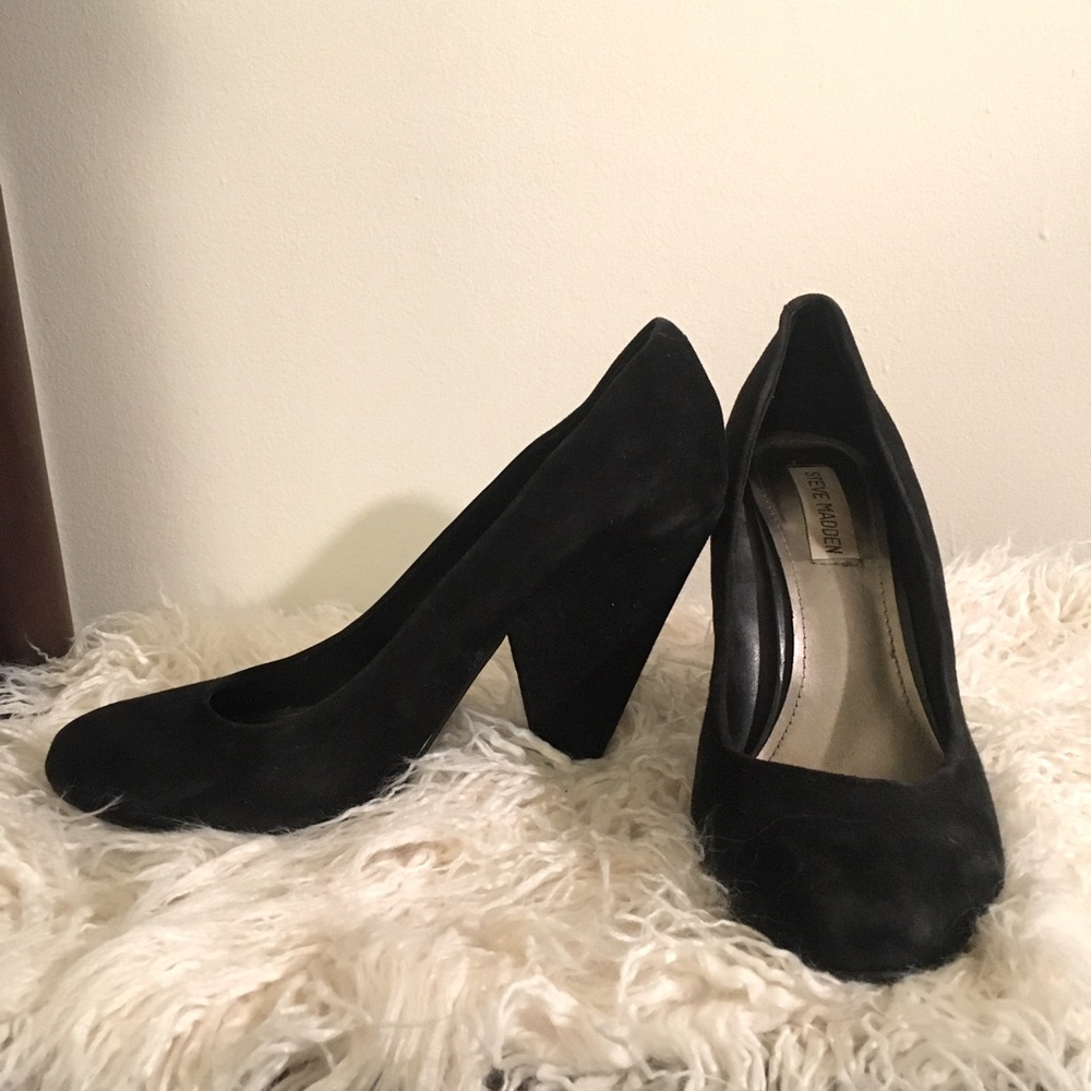 Steve Madden Beestow Pump Suede